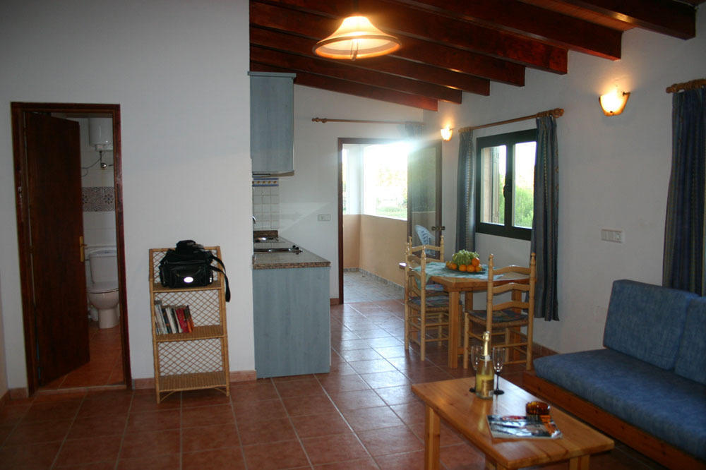 Viviendas Turisticas Vacacionales Allida Playa Migjorn Bilik gambar